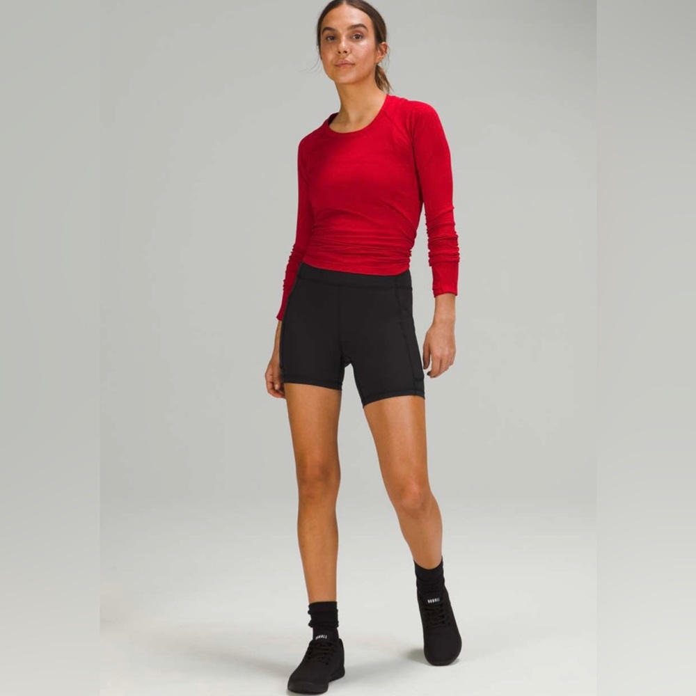 NWOT Lululemon Invigorate High-Rise Short 6”